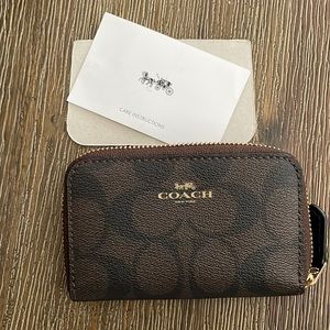 COACH - ZIP WALLET